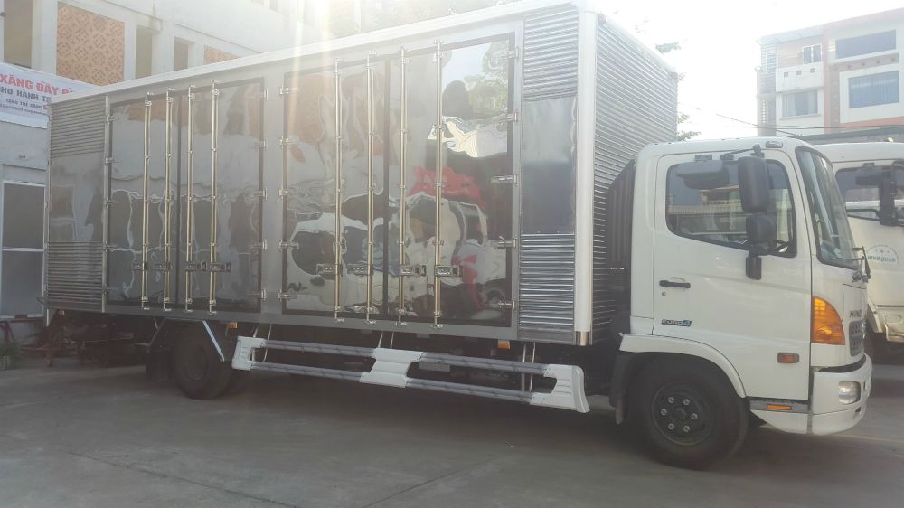 Xe tải Hino 8.5 tấn FG8JT7A thùng kín